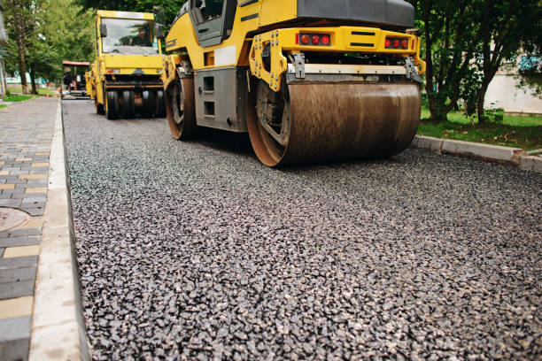 Best Driveway Paving Near Me  in Mahtomedi, MN